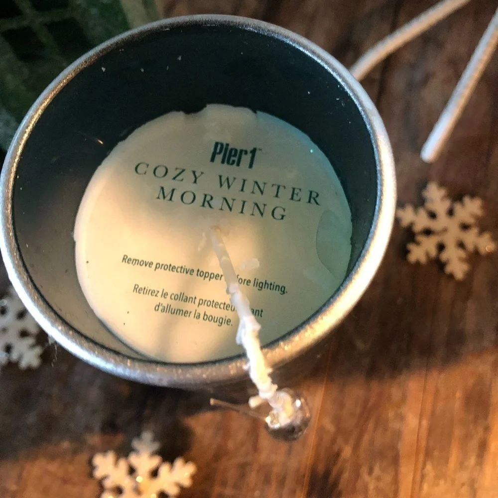 PIER 1 IMPORTS GLASS JAR CHRISTMAS CANDLE COZY WINTER MORNING W/PRISM CHARM NWT